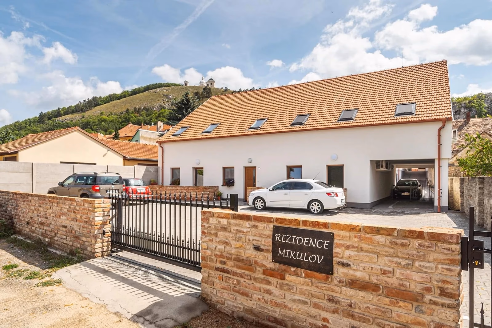 Interiér, apartmány