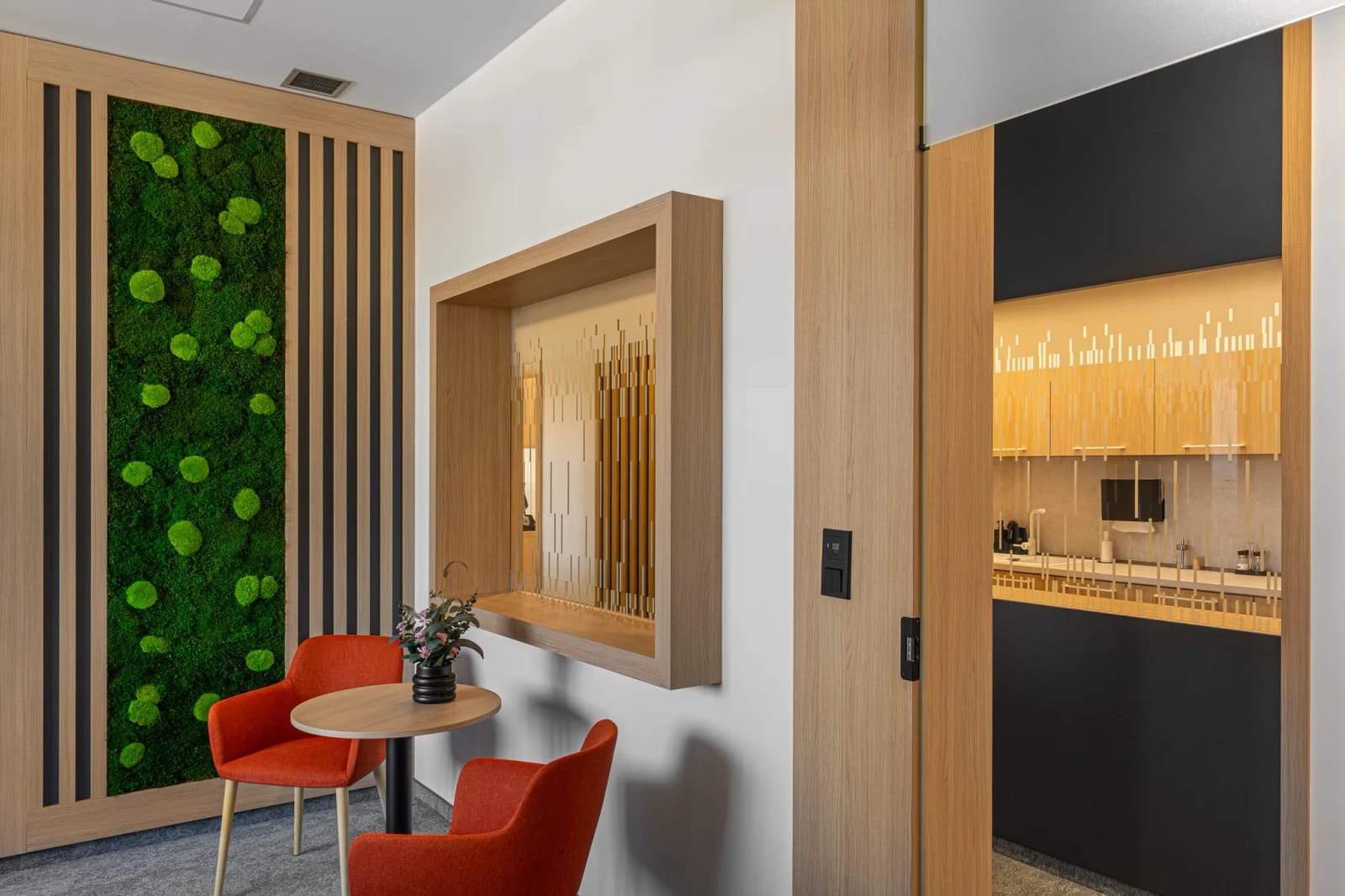 Interiéry pro designérské studio TOKA — Kanceláře EVT Stavby ve Svitavách, foto 14