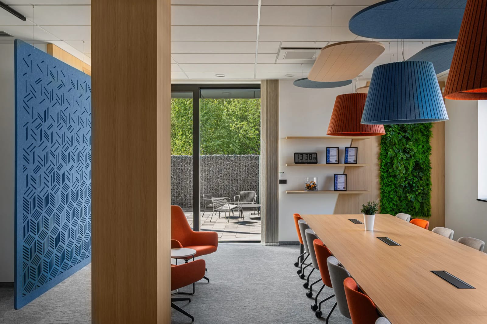 Interiéry pro designérské studio TOKA — Kanceláře EVT Stavby ve Svitavách, foto 9