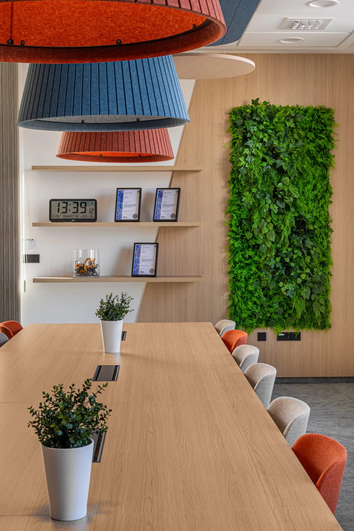 Interiéry pro designérské studio TOKA — Kanceláře EVT Stavby ve Svitavách, foto 6
