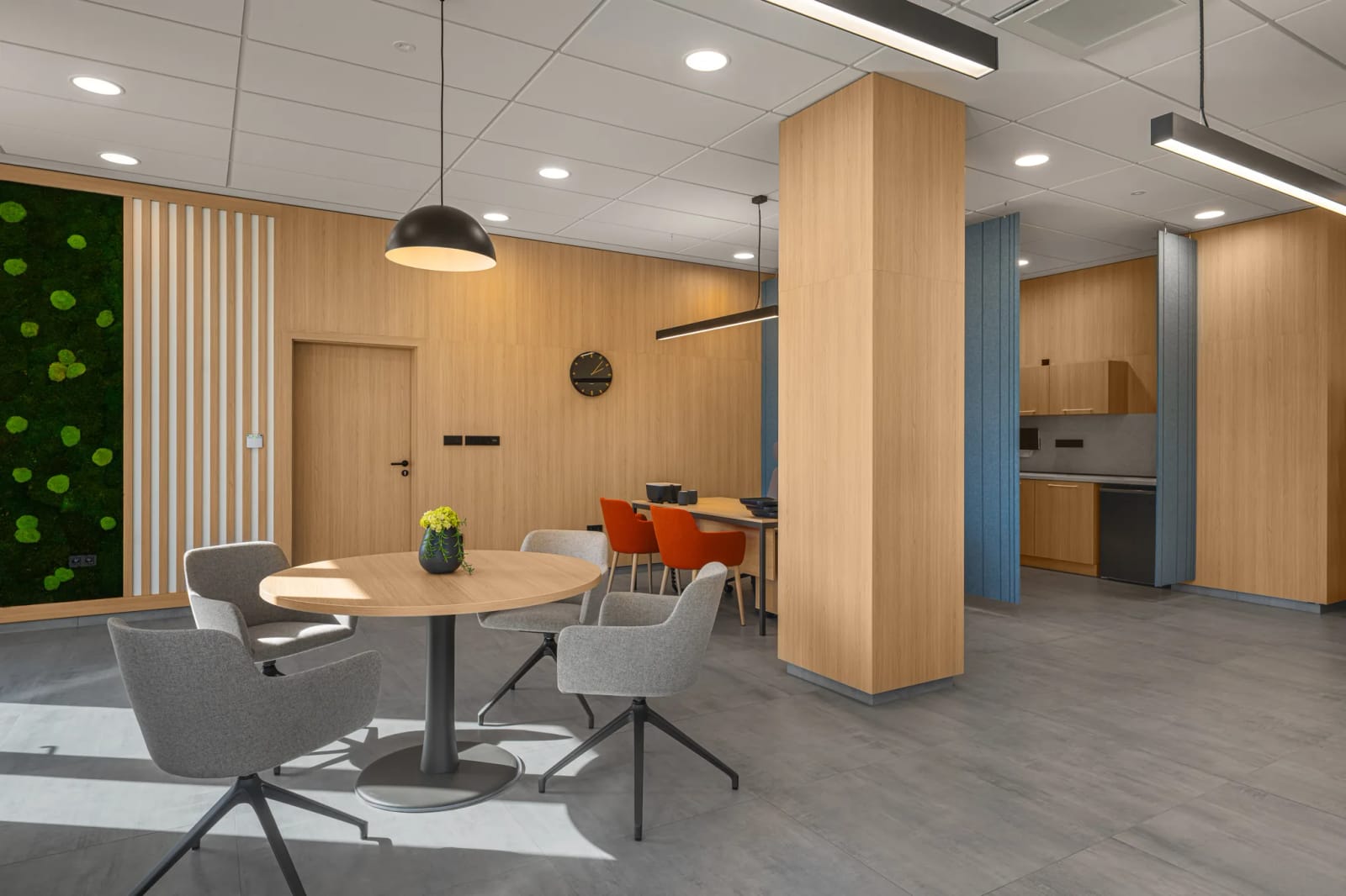Interiéry pro designérské studio TOKA — Kanceláře EVT Stavby ve Svitavách, foto 17