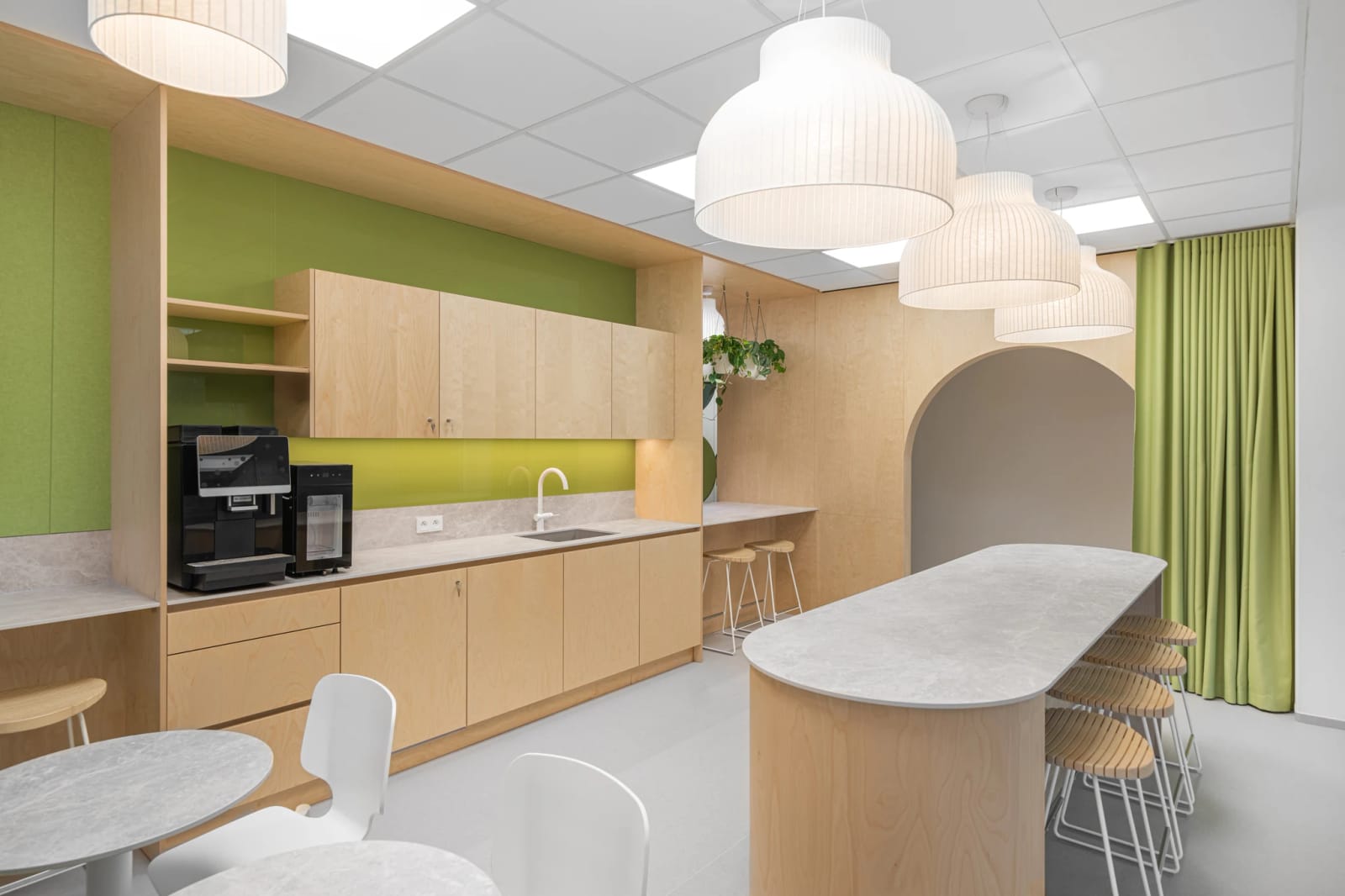 Interiéry pro designérské studio TOKA — Zasedací místnosti a kávový kout ve Wistronu, foto 9