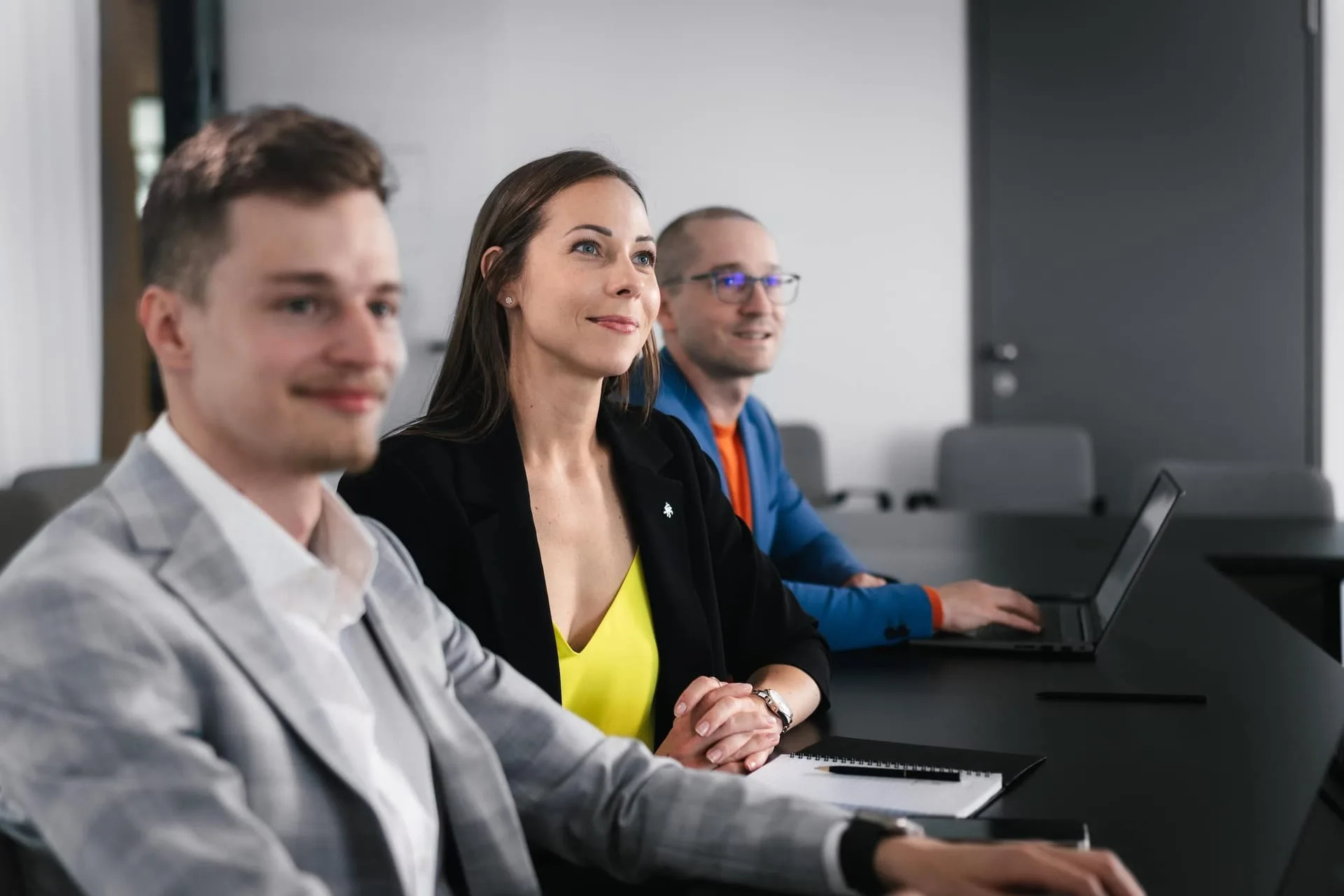 Foto pro firmy z oboru financí a business, portréty vedení a kanceláře, záběr 2