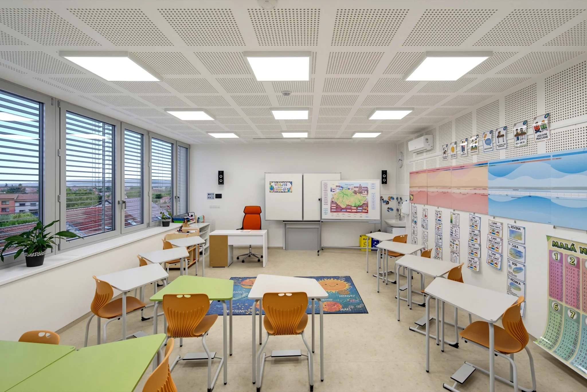 Reference staveb pro projekční kancelář FRAZPET — Nástavba a přístavba ZŠ a MŠ Moutnice, photo 3
