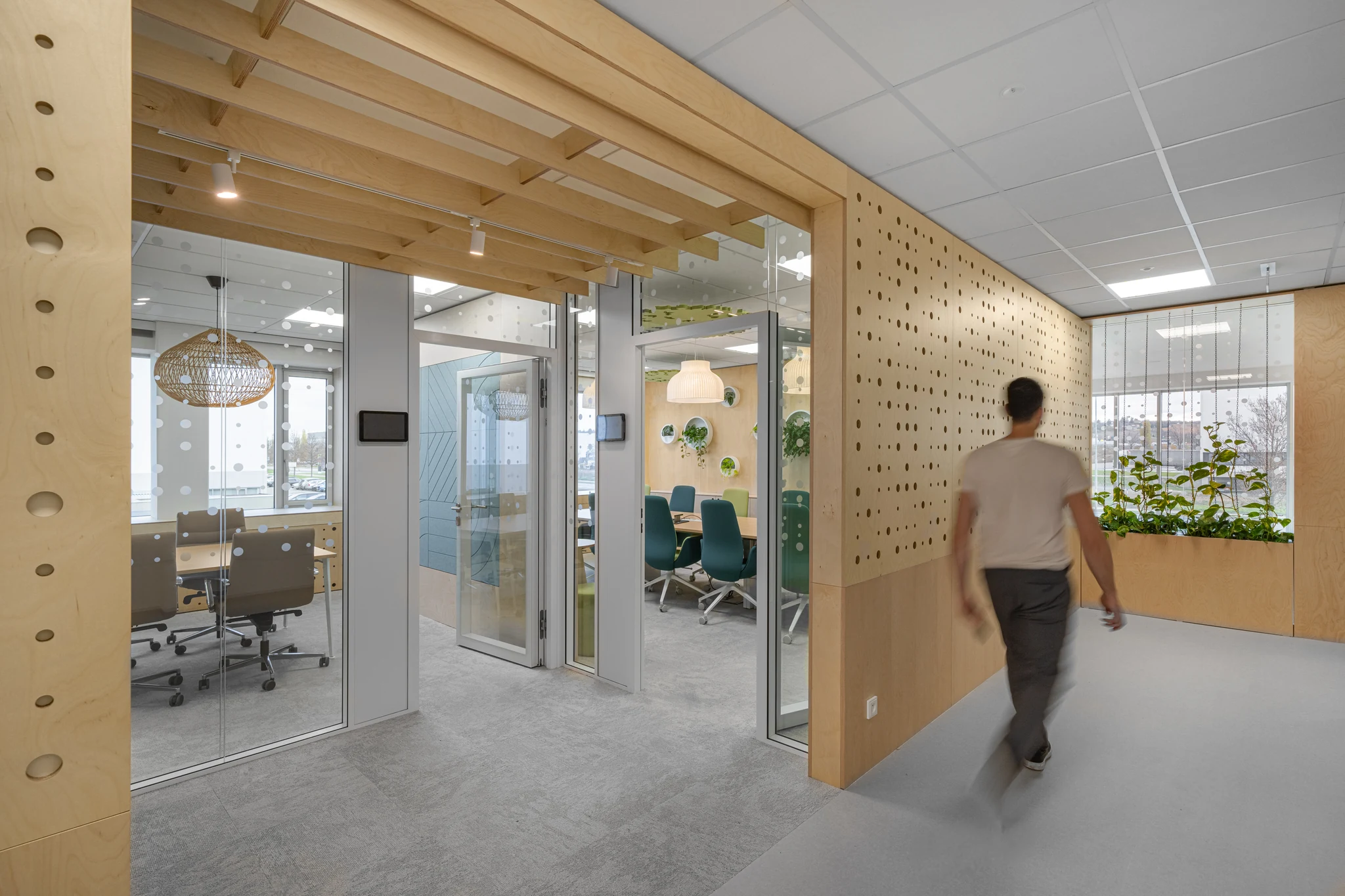 Interiéry pro designérské studio TOKA — Zasedací místnosti a kávový kout ve Wistronu, foto 2