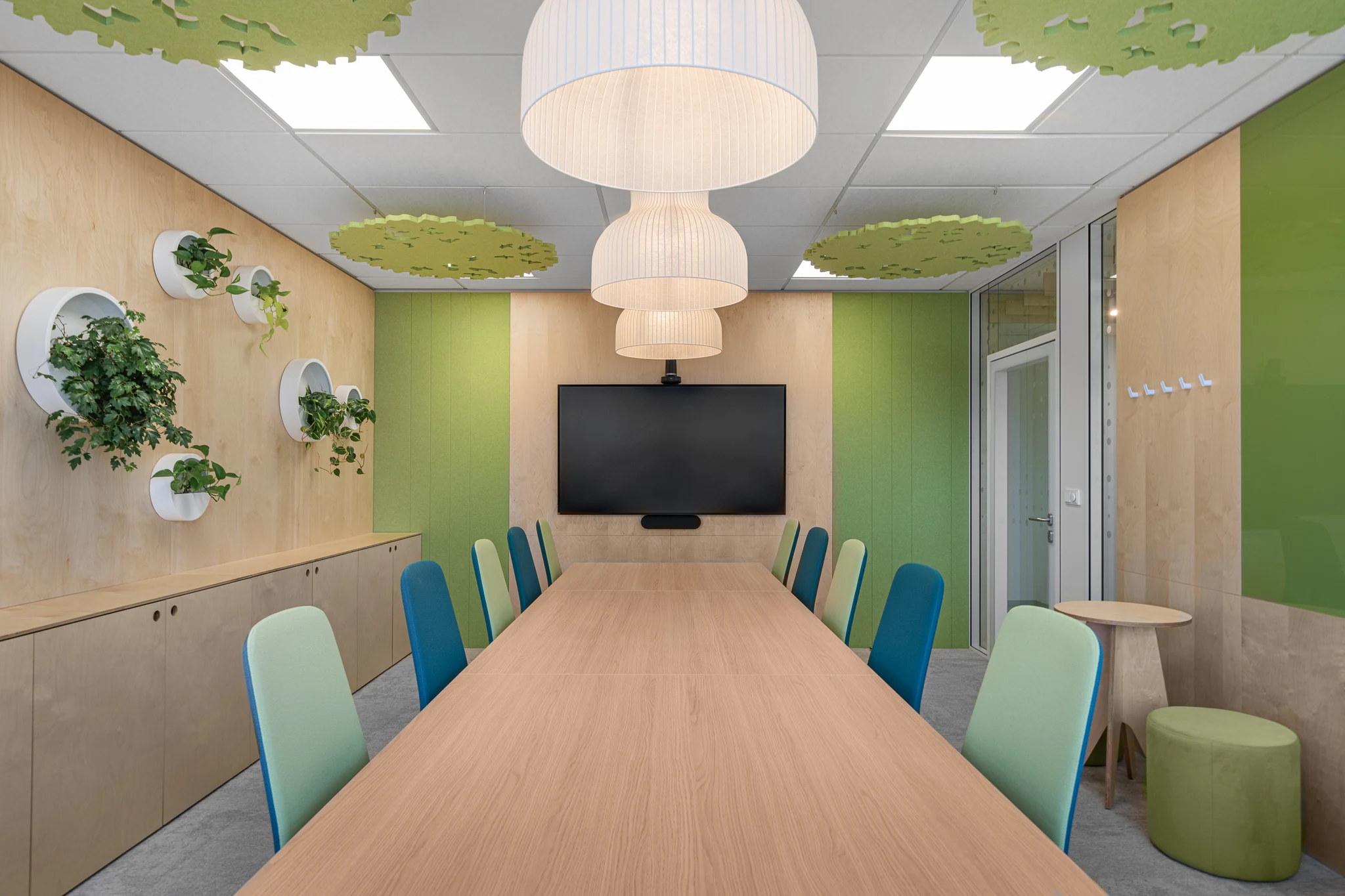 Interiéry pro designérské studio TOKA — Zasedací místnosti a kávový kout ve Wistronu, foto 4