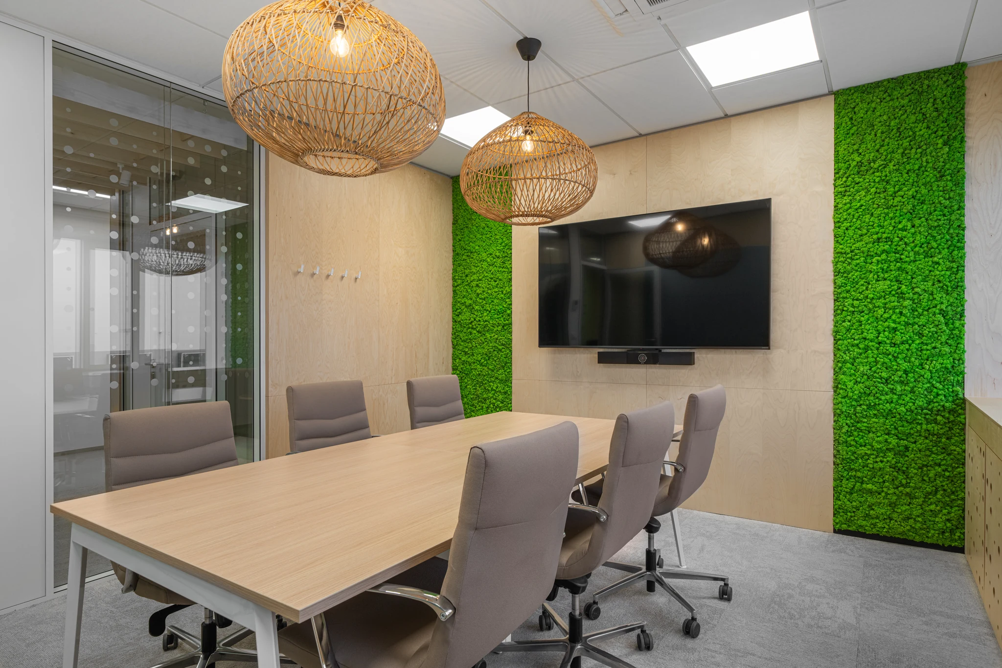 Interiéry pro designérské studio TOKA — Zasedací místnosti a kávový kout ve Wistronu, foto 6