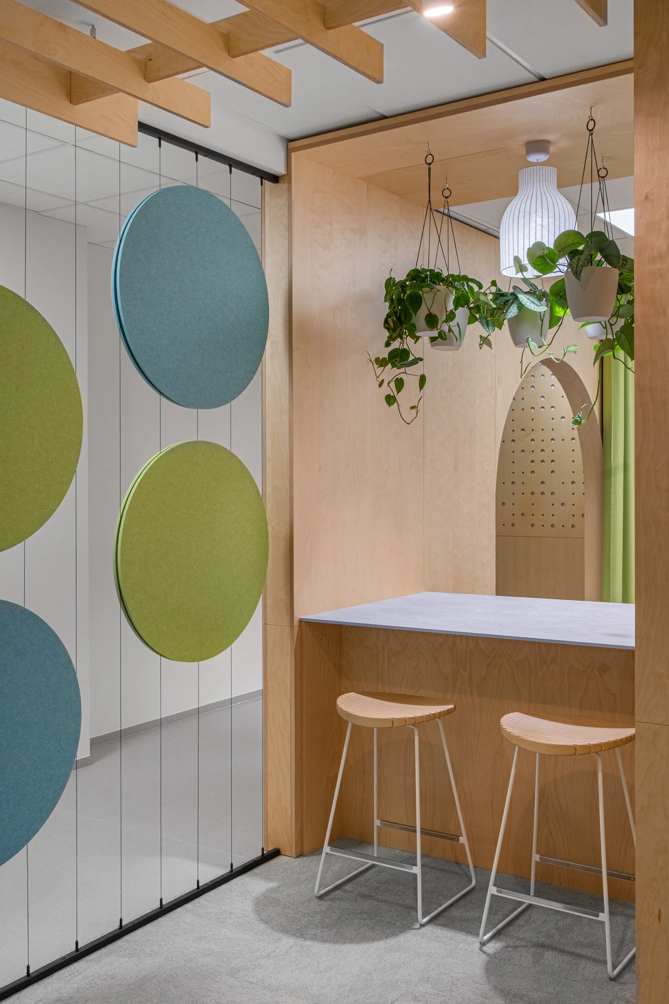 Interiéry pro designérské studio TOKA — Zasedací místnosti a kávový kout ve Wistronu, foto 12
