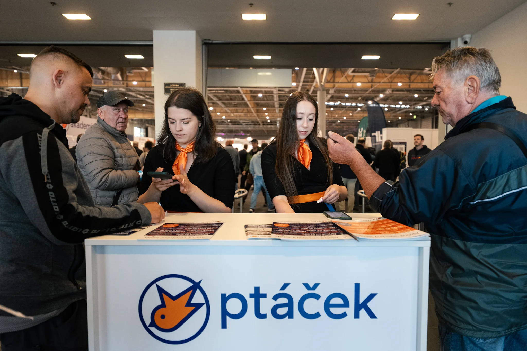 Veletržní stánek a jednání s návštěvníky